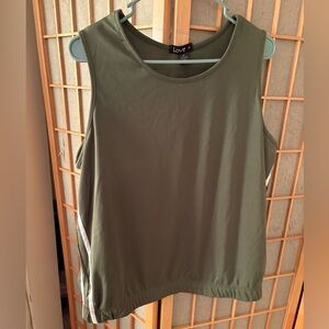 Plus size fitted cropped shirt